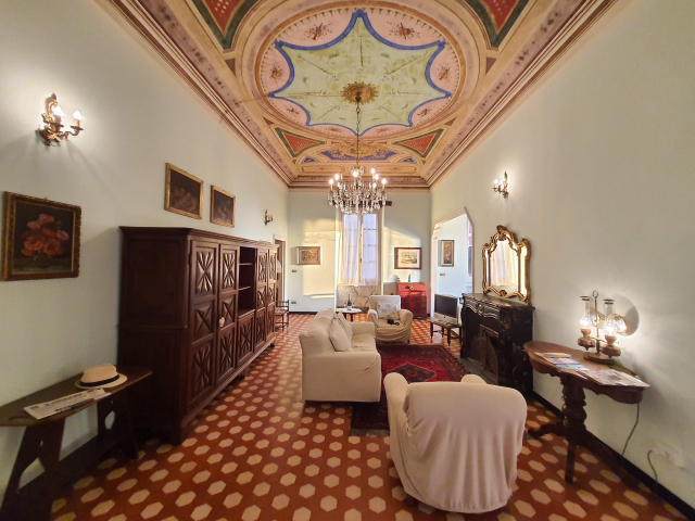 Palazzo degli Armatori historical apartment